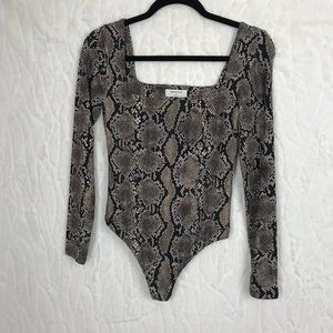 Aritzia Babaton Snake Print Body Suit Size M